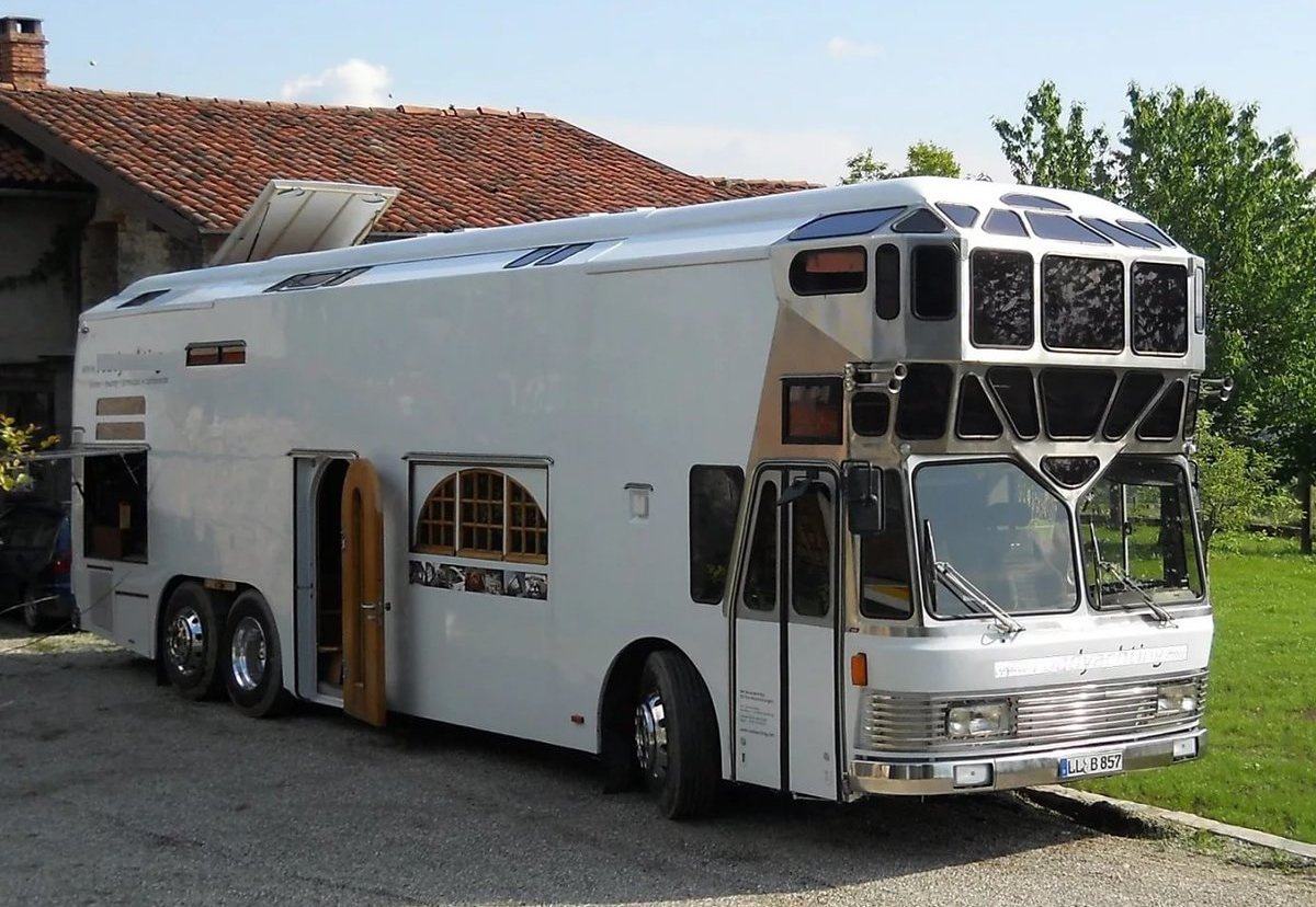 Neoplan 122 Motorhome